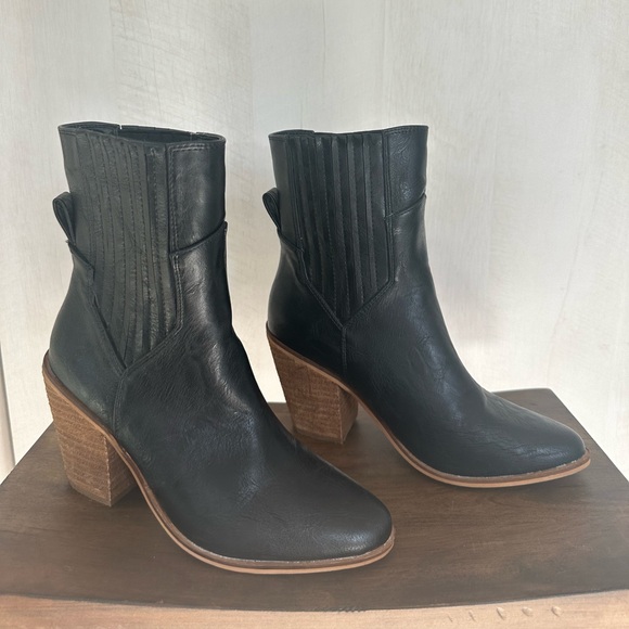 Black cowgirl boots mid calf - Picture 2 of 8